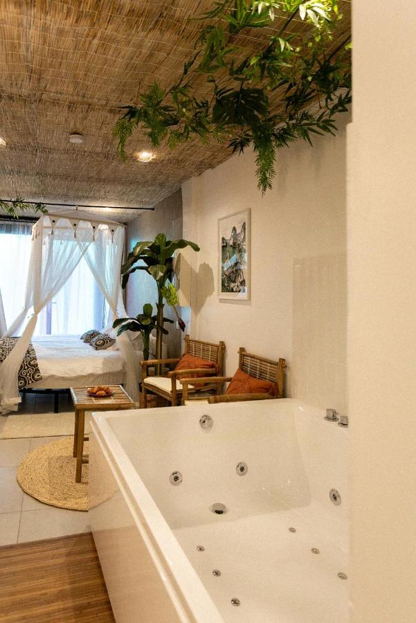 Lagnieu Bali Serenity Balneo Et Lit Rond מראה חיצוני תמונה