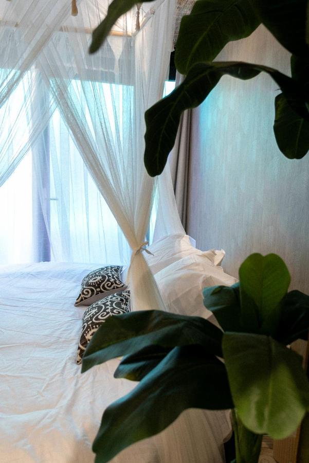 Lagnieu Bali Serenity Balneo Et Lit Rond מראה חיצוני תמונה